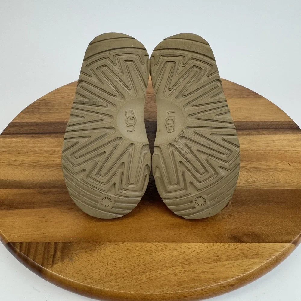 Little Kids Ugg Classic II Tan Suede Wool Lined Comfort‎ Causal Boots Size 9 C